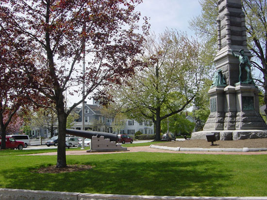 nashua_downtown_5_cannon