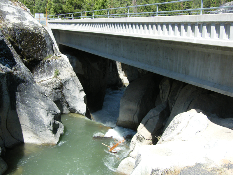 Stanislaus river new Dardanelle bridge